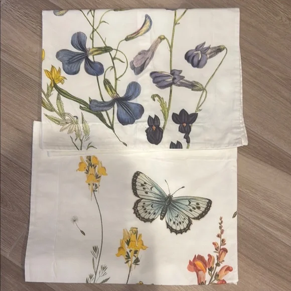 Pottery Barn French Country Queen Bedding 2 pillowcases and duvet cover Stunning - Picture 3 of 16